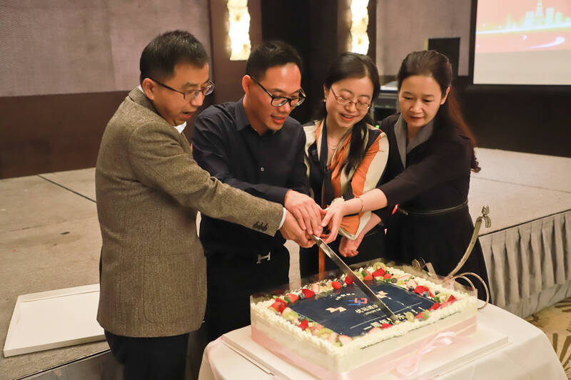 新起點(diǎn)，贏未來——優(yōu)遠(yuǎn)一周歲生日快樂！